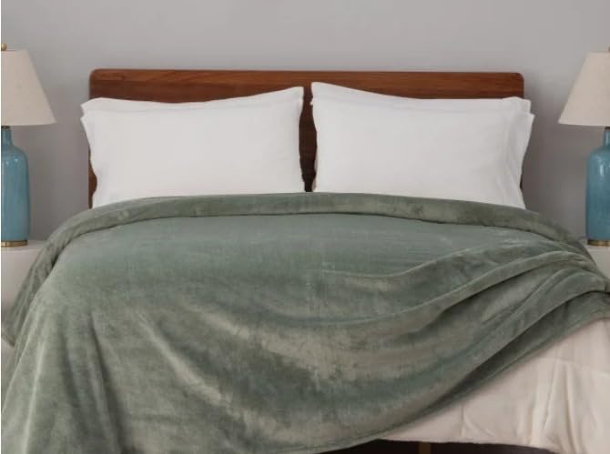 Berkshire Blanket & Home Co. Extra Plush |Queen | 249 cm x 234 cm |98 in. x 92 in. | SAGE Green