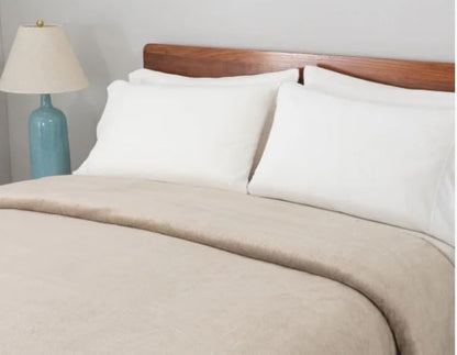 Berkshire Blanket & Home Co. Extra Plush |King | 284 cm x 234 cm |112 in. x 92 in. | Beige