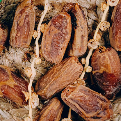 Baraka Branched Deglet Noor Dates | Tunisian Royal Date, Mother of all Dates, Queen Date Variety for Healthy Snacking, Mediterranean Cooking, Baking | 35.27oz Box of Dried Dates, Import of Tunisia