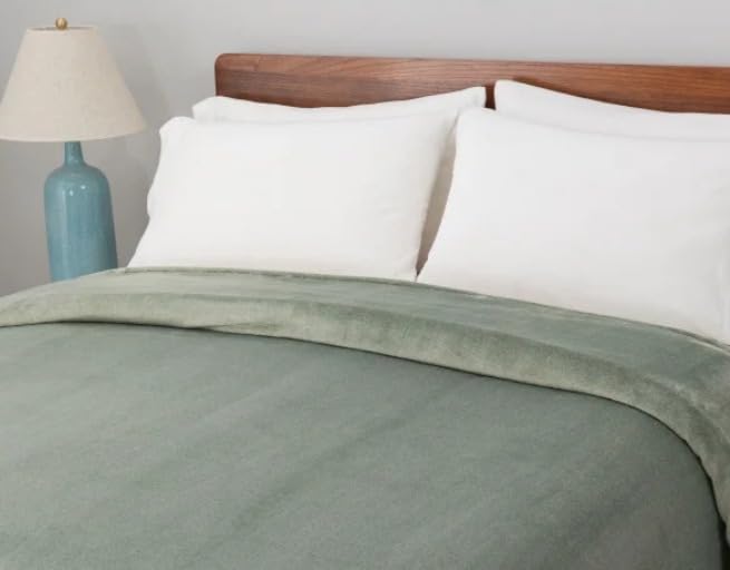 Berkshire Blanket & Home Co. Extra Plush |Queen | 249 cm x 234 cm |98 in. x 92 in. | SAGE Green