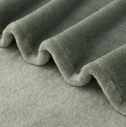 Berkshire Blanket & Home Co. Extra Plush |King | 284 cm x 234 cm |112 in. x 92 in. |Sage Green